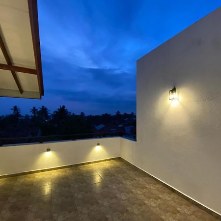 Srimadis Villa near Airport - Negombo Exterior foto