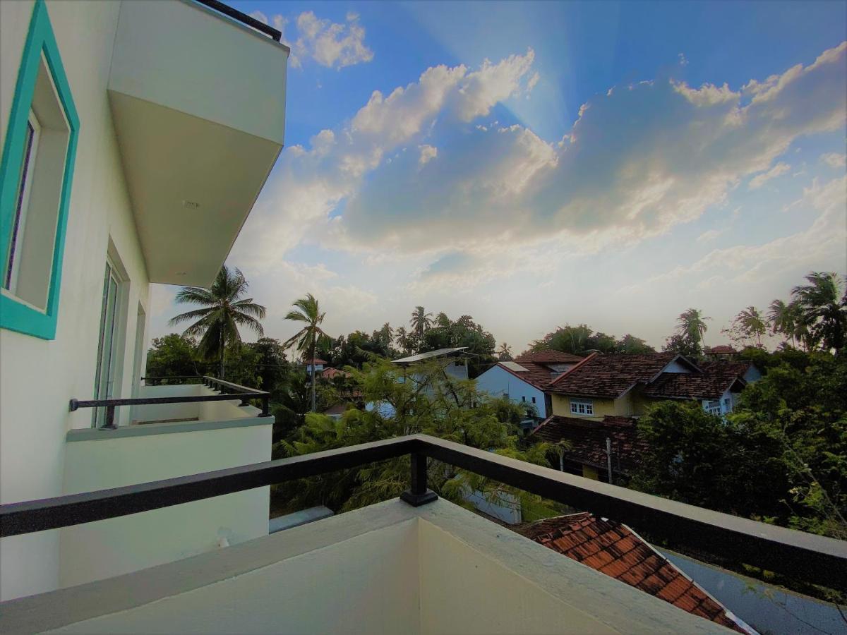 Srimadis Villa near Airport - Negombo Exterior foto