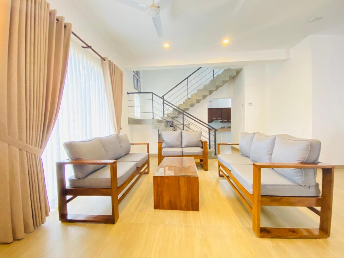 Srimadis Villa near Airport - Negombo Exterior foto