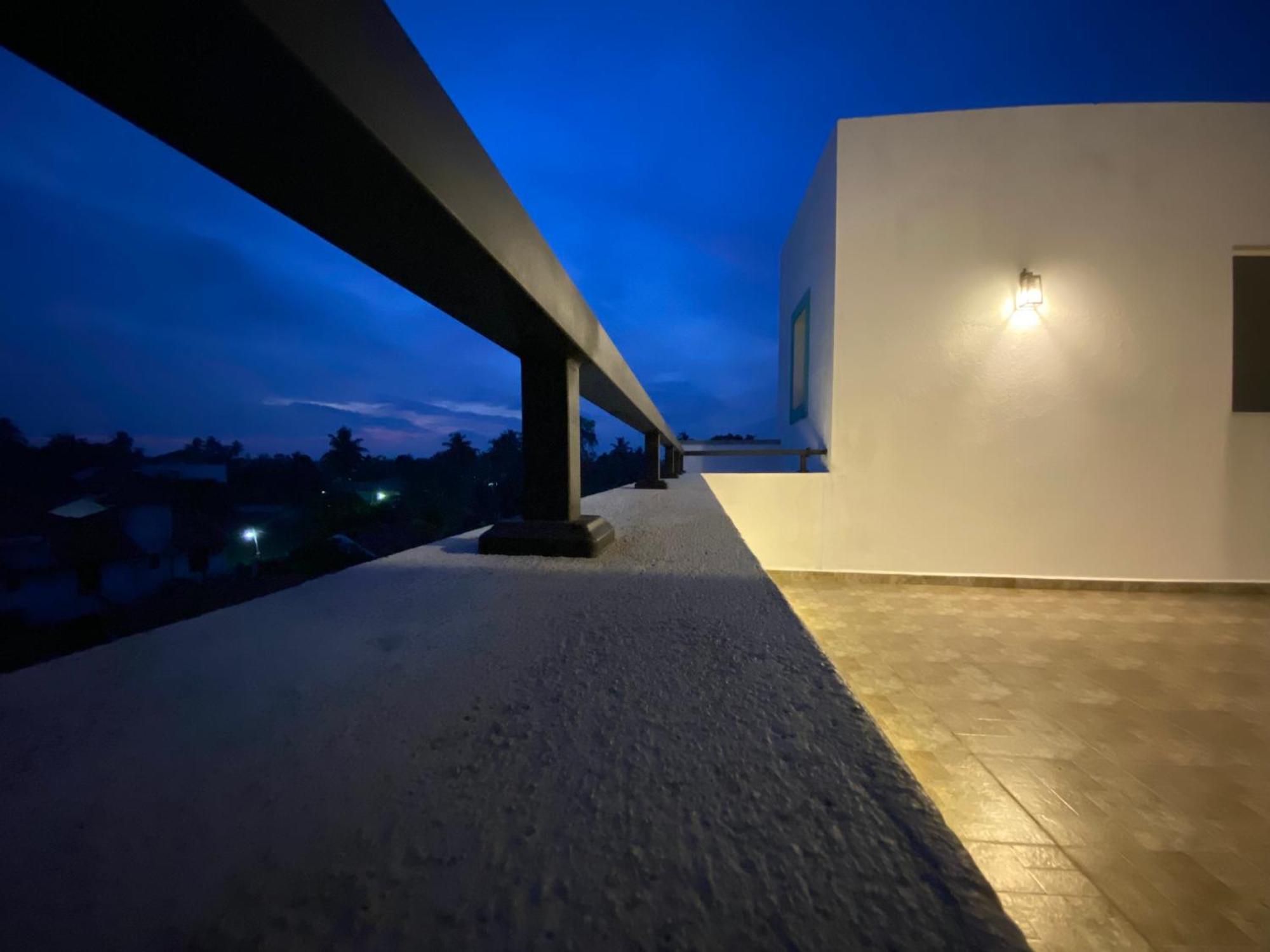 Srimadis Villa near Airport - Negombo Exterior foto
